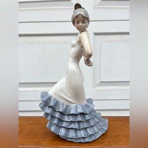 Nao By Lladro #418 Flamenco Dancer
